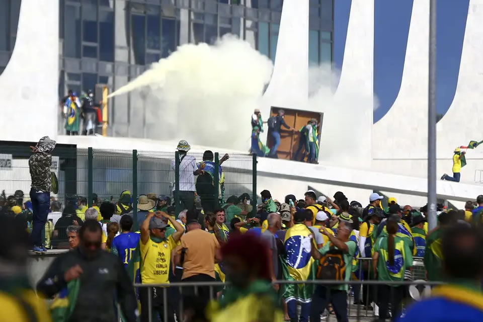 Narrativa golpista levou ao 8 de janeiro e atentado a bomba, diz PF