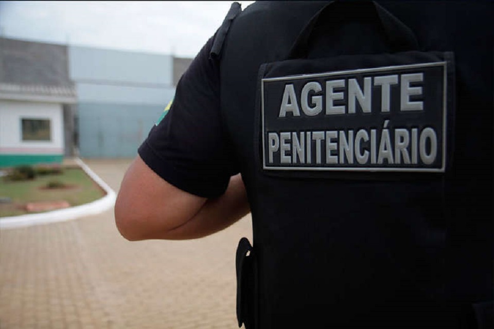 Agente penitenciário atira contra homem que colocava lombada na zona rural