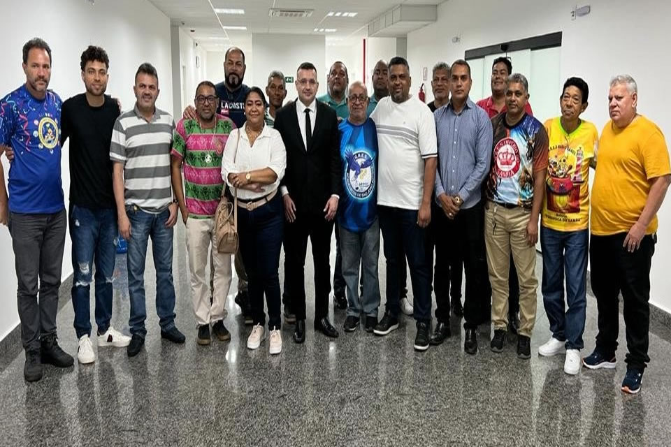 Deputado Ribeiro do Sinpol incentiva retomada do desfile das escolas de samba
