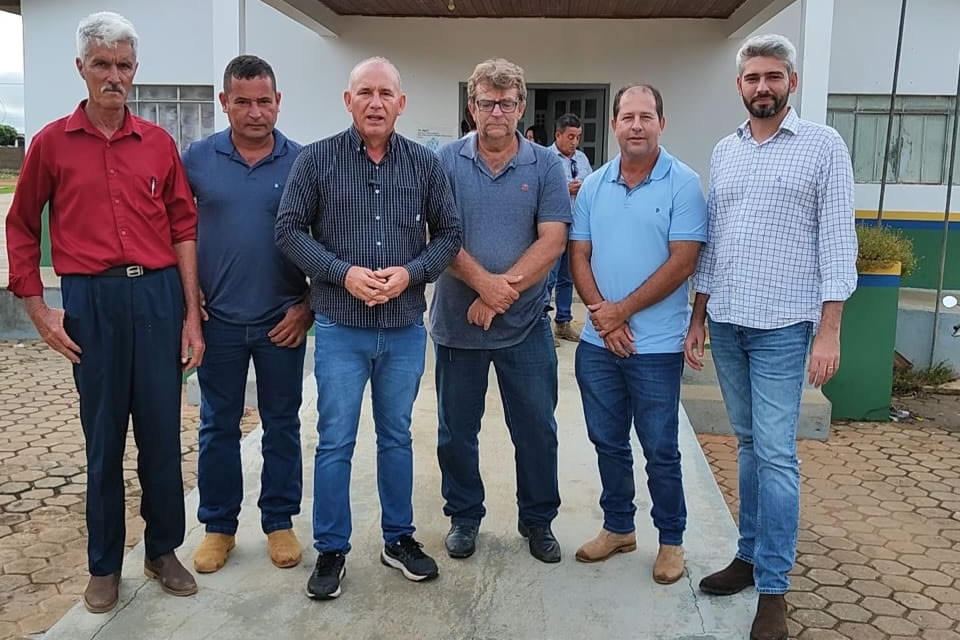 Ezequiel Neiva anuncia a liberação de R$ 834 mil para a aquisição de tubos armcos em Vale do Anari