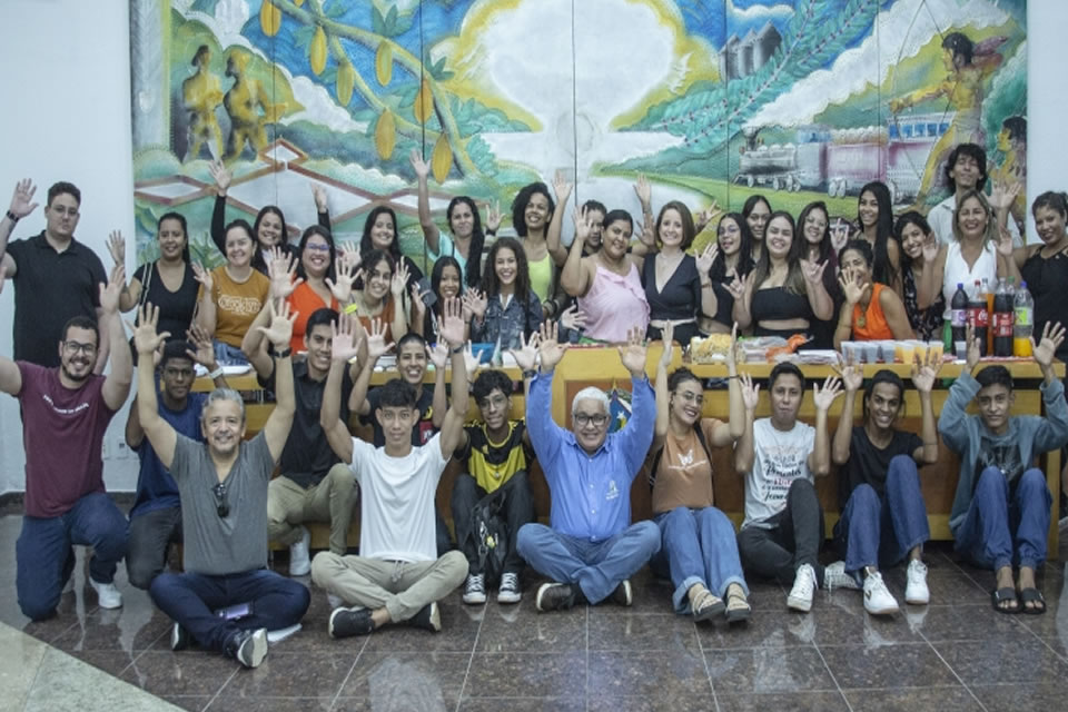 Concluídos cursos de Fotografia e de Libras na Escola do Legislativo