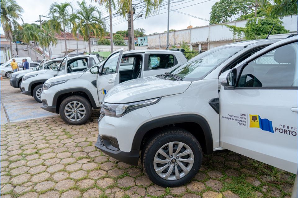 Prefeito Hildon Chaves entrega oito veículos para distritos e reafirma compromisso com a população