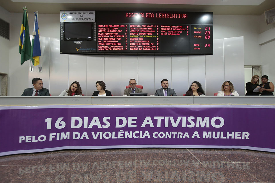 Personalidades que contribuem com o enfrentamento a violência contra a mulher são homenageadas na ALE