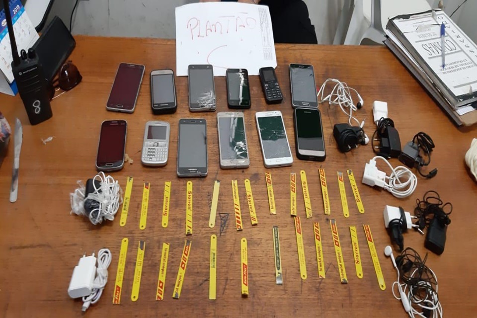 Polícia apreende celulares, carregadores e serras no presídio Urso Branco