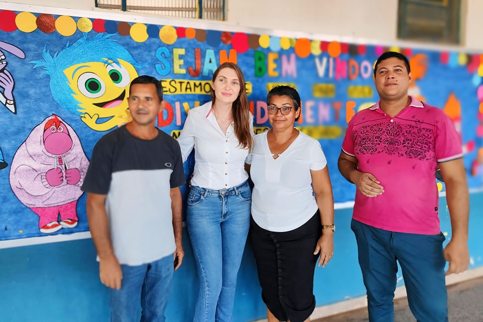 Gislaine Lebrinha visita Triunfo e se compromete com melhorias para a comunidade