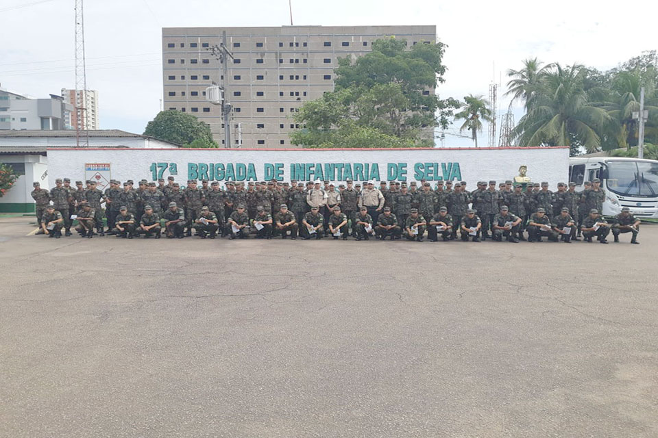 Semtran leva aula de Educação para o Trânsito aos militares da 17ª Brigada