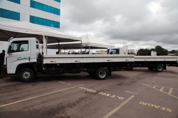 Cooperativas de catadores de materiais recicláveis de municípios de Rondônia recebem veículos para facilitar atividade