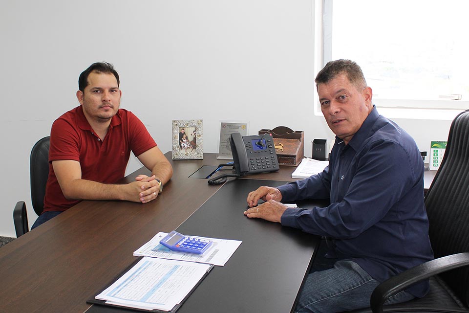 Deputado Edson Martins recebe Residente do DER de Ouro Preto