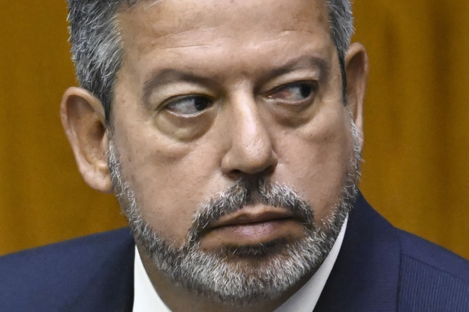 Lira articula com Gilmar projeto alternativo à PEC que restringe poderes do STF