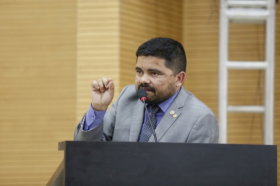 Jesuíno Boabaid se despede do parlamento estadual em pronunciamento emocionado