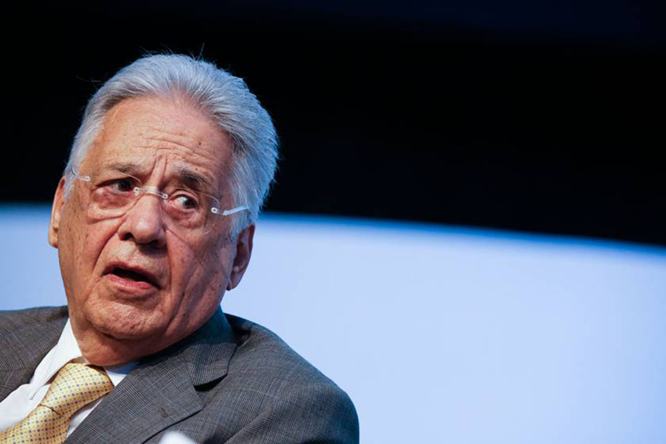 Fernando Henrique diz que “Brasil vive momento de transição perigoso”