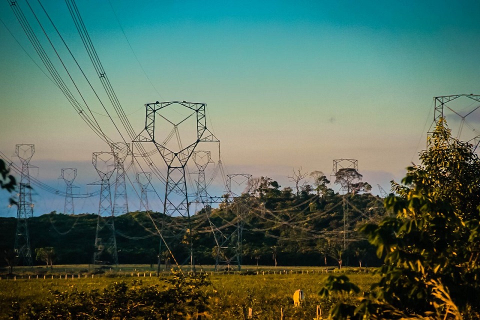 Lei proíbe corte de água e energia nos finais de semana e feriados, alerta o Procon Rondônia