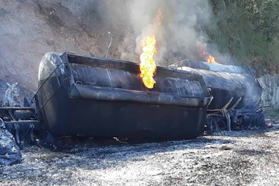 VÍDEO: Carreta carregada de combustível explode após colisão na BR-364
