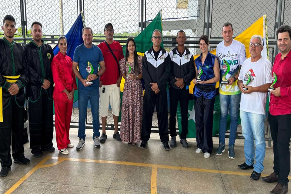 Cirone Deiró recebe homenagem na 2ª Copa Devair Dias de Kung Fu Wushu em Pimenta Bueno