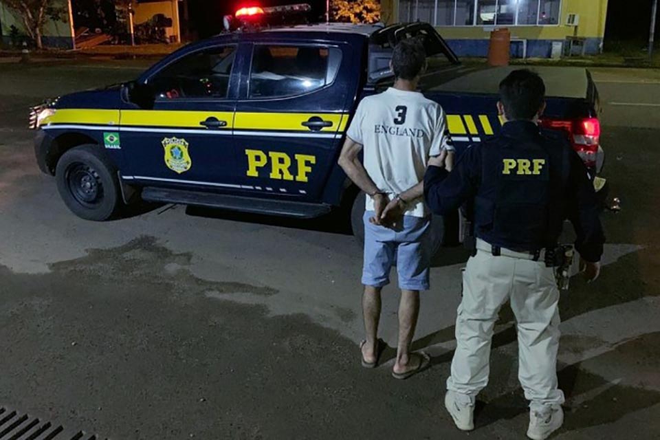 Dois foragidos são presos pela PRF em Rondônia