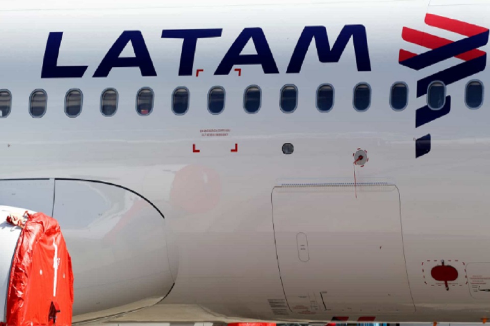 Avião da Latam arremete no Aeroporto Santos Dumont