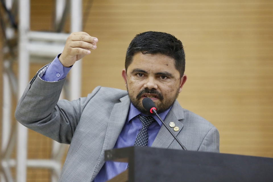  Deputado Jesuíno irá propor anulação de decreto do Executivo em sessão extraordinária na ALE