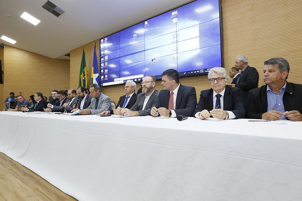 Crise no setor leiteiro é debatida durante audiência pública na Assembleia Legislativa