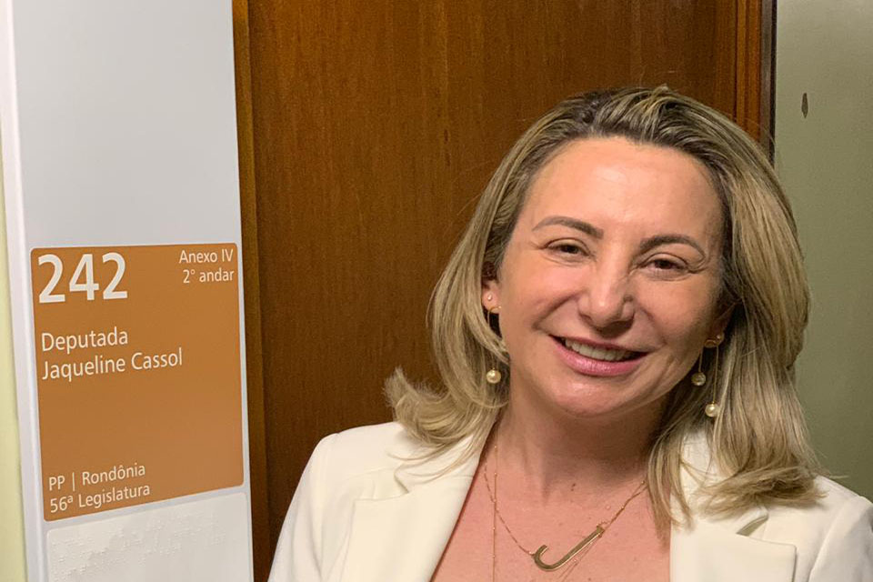 Jaqueline Cassol recebe novo gabinete e afirma estar pronta para assumir o mandato de deputada federal