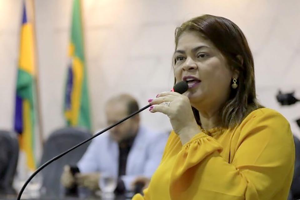 DER atende indicação de Cássia Muleta e inicia recuperação de rodovias