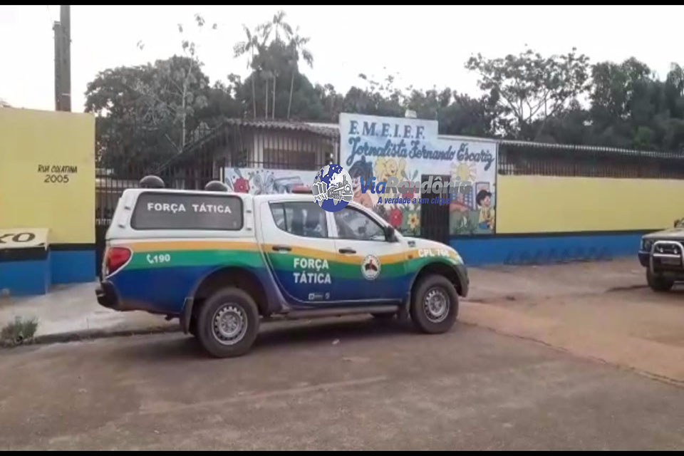 Trio causa pânico em escola para roubar arma de vigilante e efetuam disparo