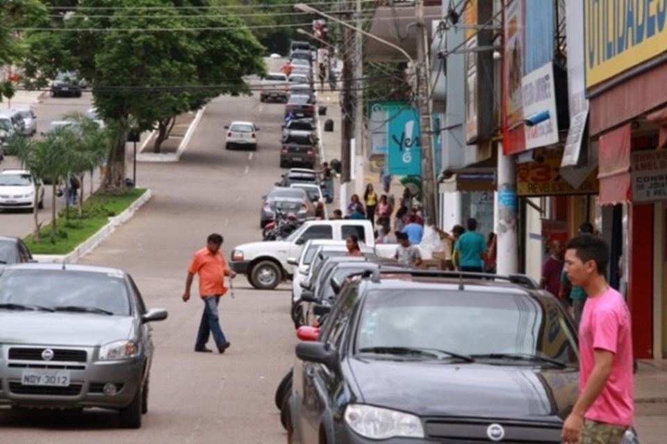 Implantação do estacionamento rotativo é discutido na Capital