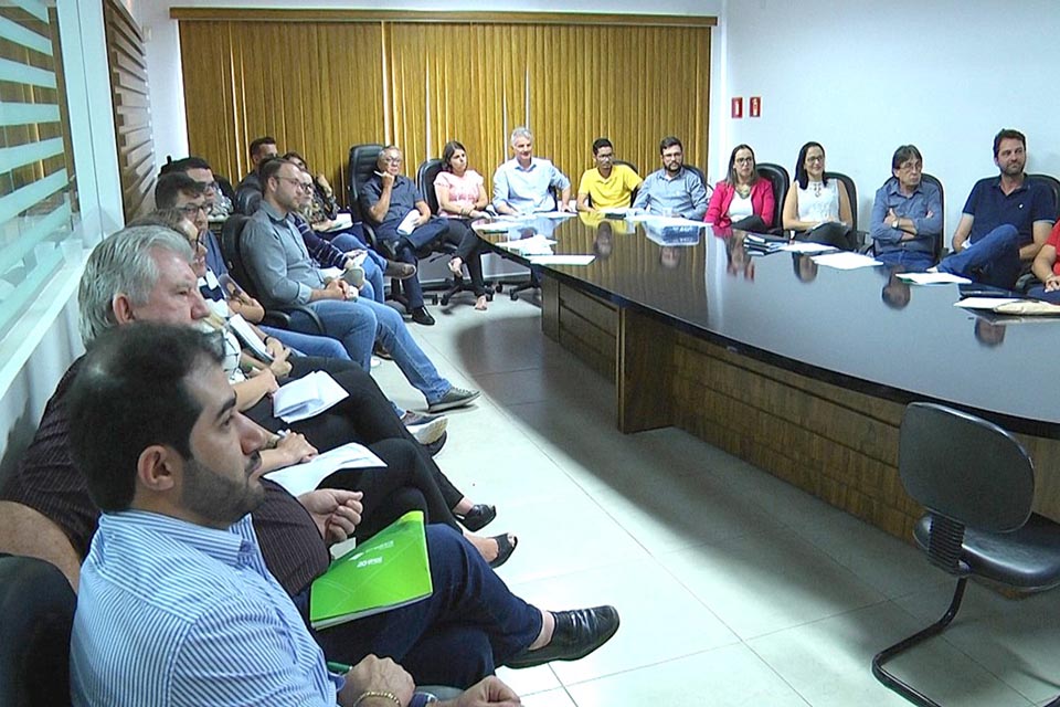 CrediSIS CrediAri alinha estratégias para o desenvolvimento da economia