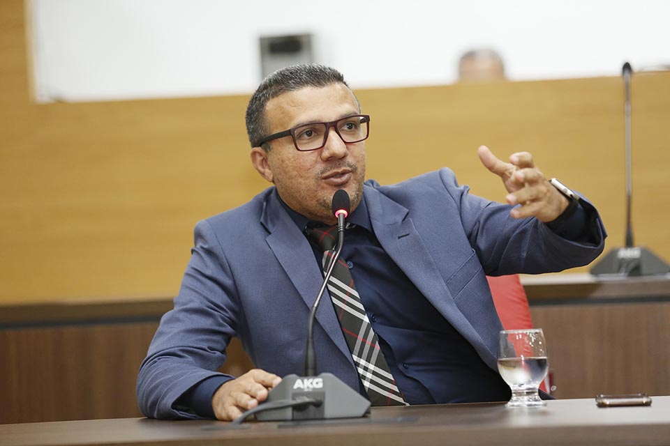 Deputado Alex Silva destinará emenda R$150 mil para Projeto Educação para o Futuro  