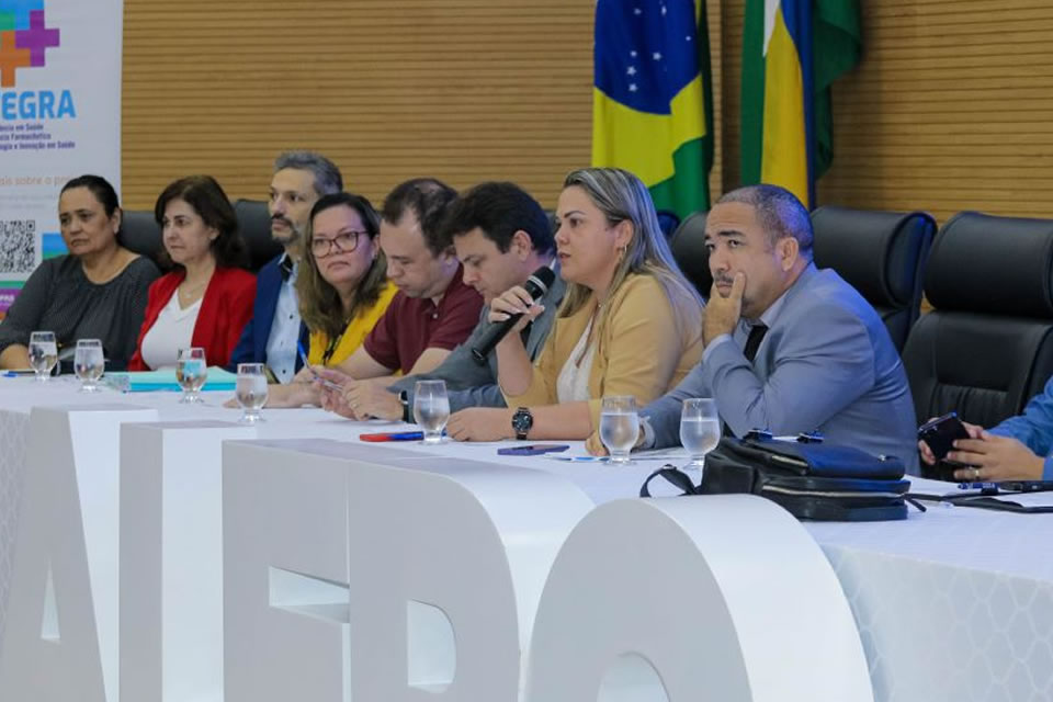 Cláudia de Jesus defende avanços nas políticas de acesso a medicamentos em Rondônia