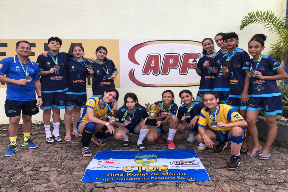 Jean Oliveira parabeniza equipe de futsal da Escola Aluízio de Rolim de Moura pelo bicampeonato estadual