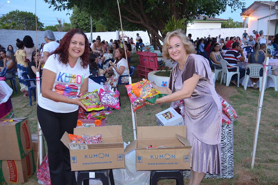 Tarde solidária em Rolim de Moura arrecada doces para crianças