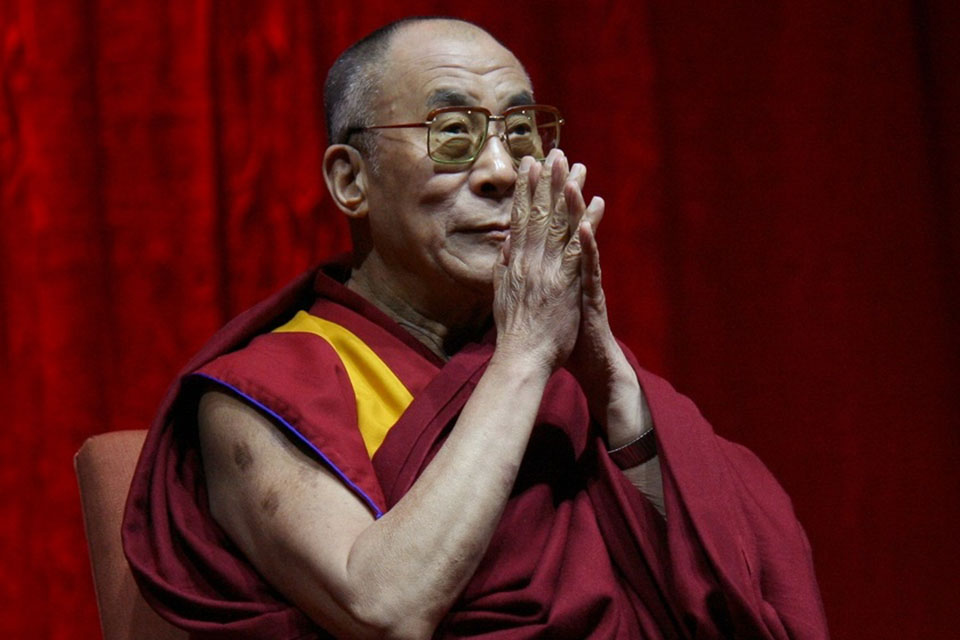 Aos 83 anos, Dalai Lama é hospitalizado com infecção