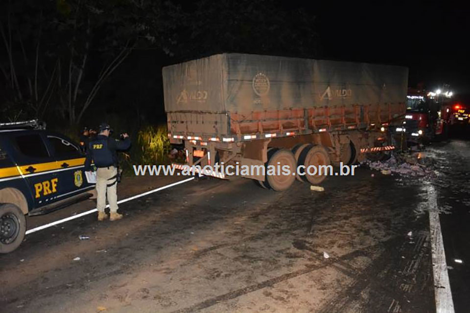 Acidente na BR-364 envolvendo uma carreta e dois caminhões deixa 3 vítimas fatais