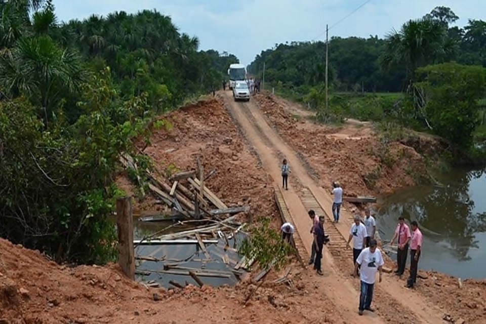 Ministro garante R$ 100 milhões do orçamento de 2019 para recuperação da BR-319