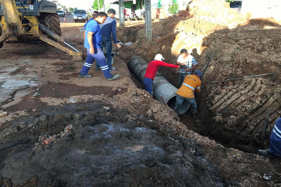 Prefeitura vai concluir construção de praça que beneficia moradores do Parque Ceará
