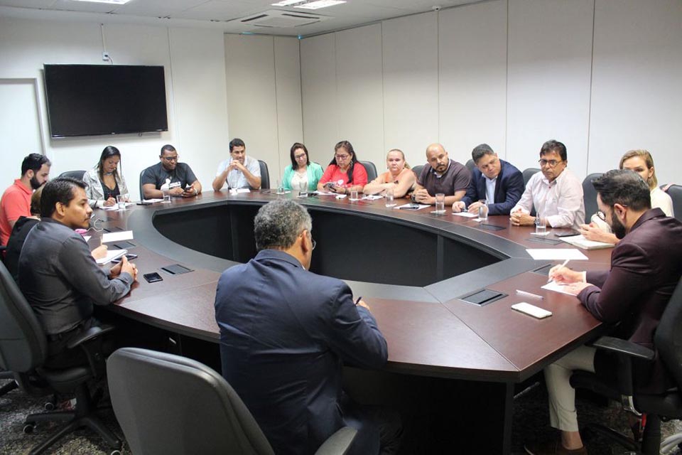 Seduc admite erro na tabela salarial da educação