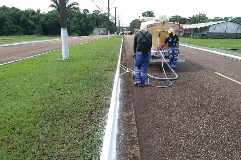 Prefeitura atua com várias frentes de trabalho para manter a cidade limpa