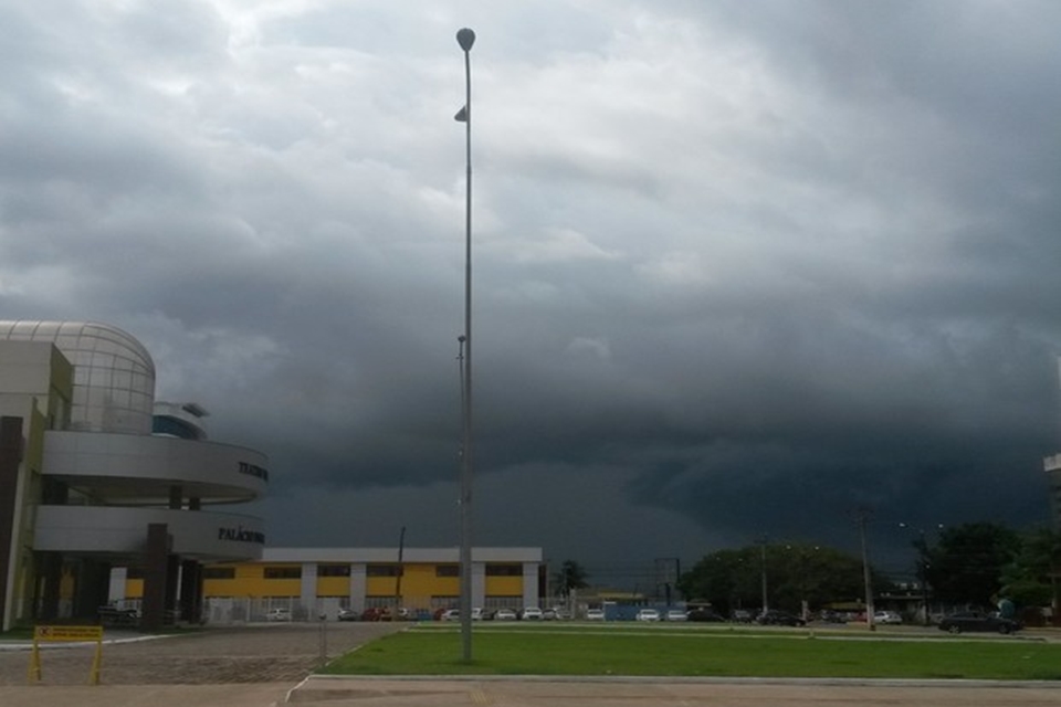  Sipam prevê sábado com tempo nublado e muita chuva por todo Estado