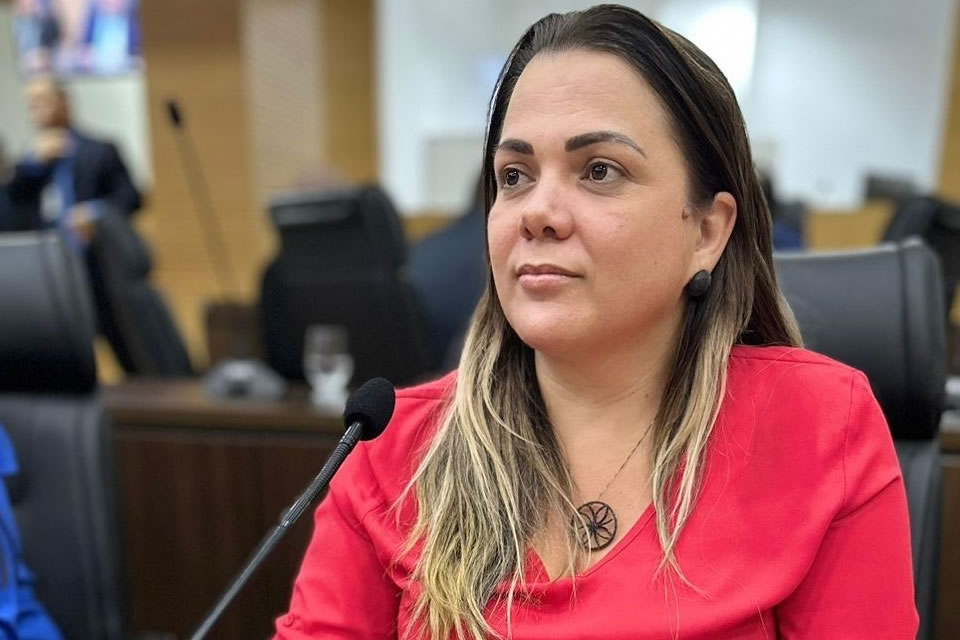 Cláudia de Jesus destaca esforços do governo Lula na redução das filas no SUS