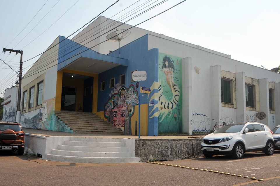 Biblioteca tem novo horário de funcionamento nesse fim de ano