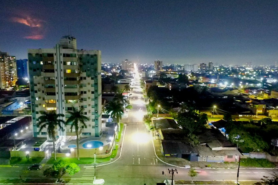 Área urbana de Porto Velho recebeu 90% de iluminação na gestão Hildon Chaves