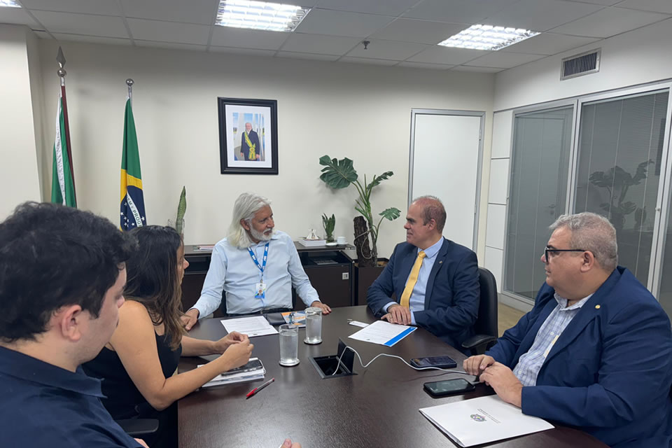 Deputado Alan Queiroz busca auxílio gás para população ribeirinha de Rondônia