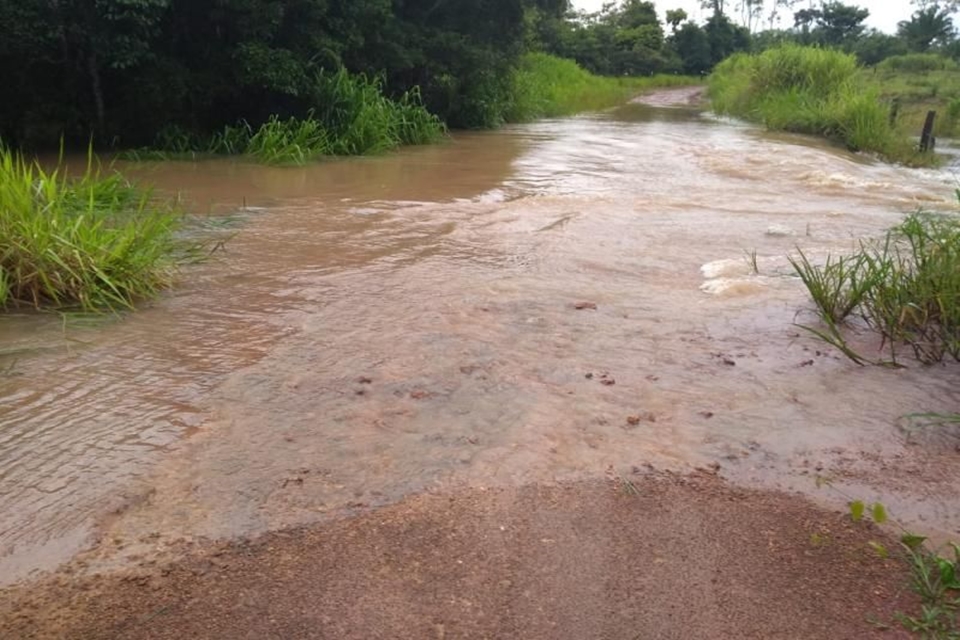 Transporte escolar é suspenso na zona rural devido as chuvas intensas em Rolim de Moura