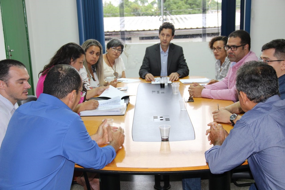 Detran RO discute implantação de placas do Mercosul