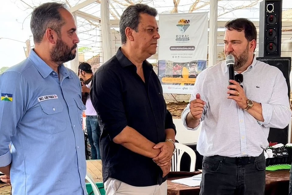 Deputado Alex Redano destina R$ 800 mil reais para recuperação de linhas vicinais em Monte Negro