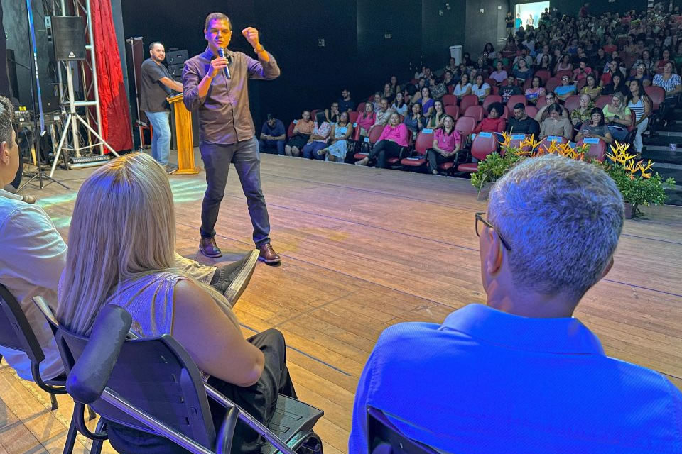 Cássio Gois fortalece a educação de toda a rede municipal com uniformes escolares em Cacoal e Ministro Andreazza