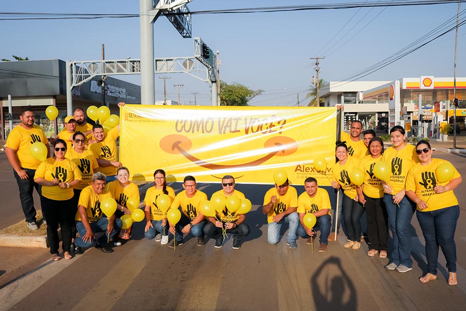 Deputado Alex Silva faz pit stop de conscientização de prevenção ao suicídio e automutilação