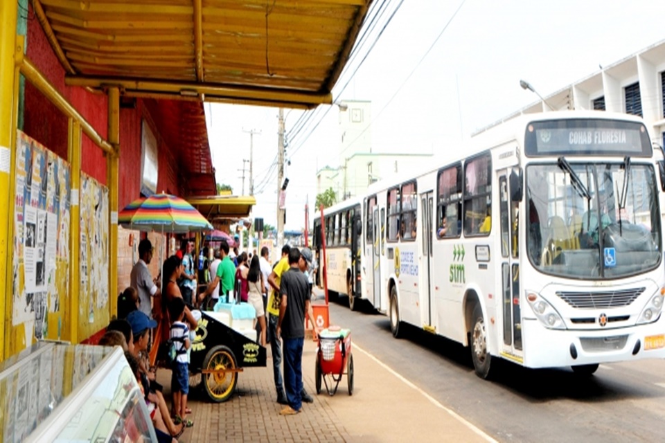 CAOS NO TRANSPORTE COLETIVO; Consórcio SIM tem até dia 14 para pagar beneficios de funcionários 