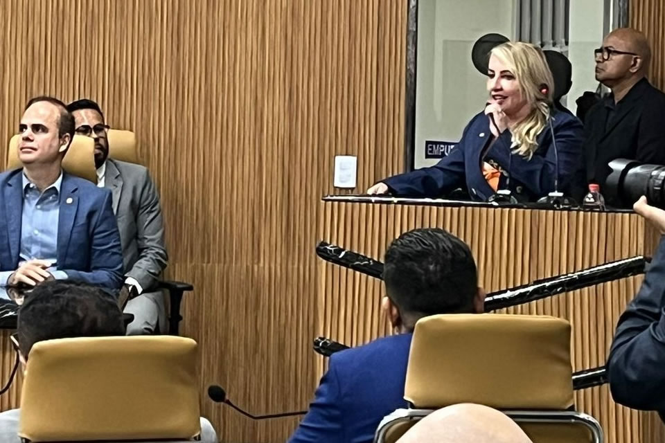 Ieda Chaves prestigia cerimônia de reinauguração do Plenário da Câmara Municipal de Porto Velho