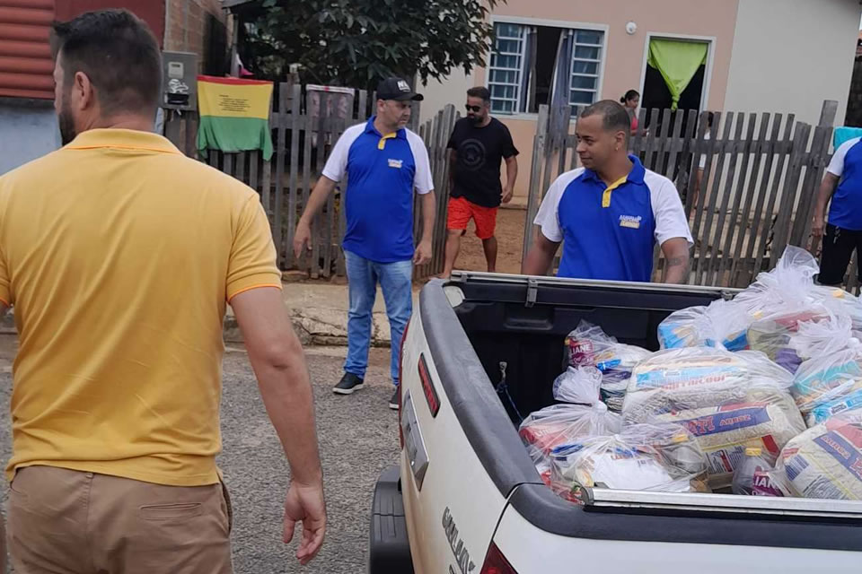 Nim Barroso participa do Natal da Amizade e entrega cestas básicas em Ji-Paraná
